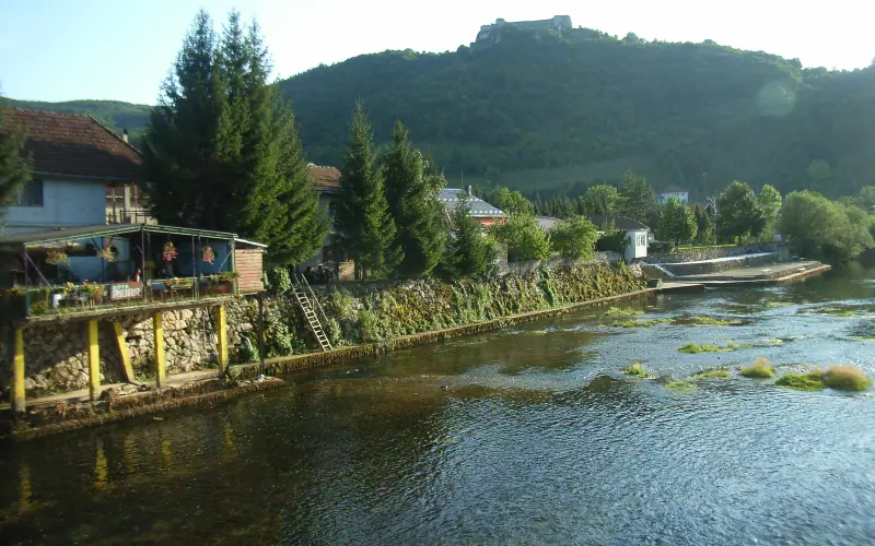 Kulen Vakuf and Ostrovica Fortress