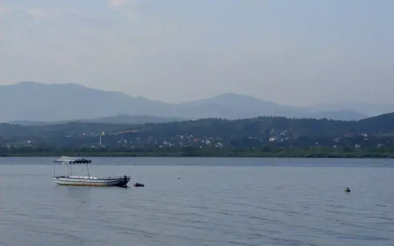Modrac Lake