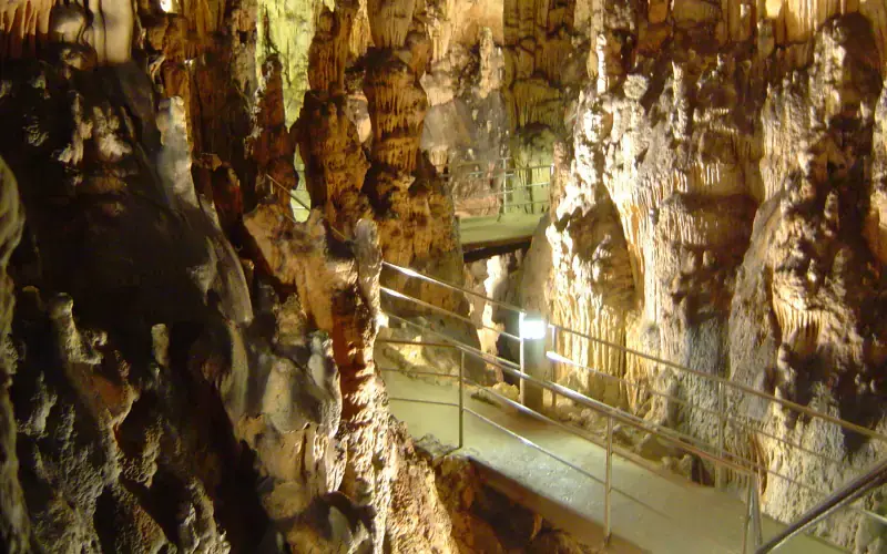 Biserujka Cave