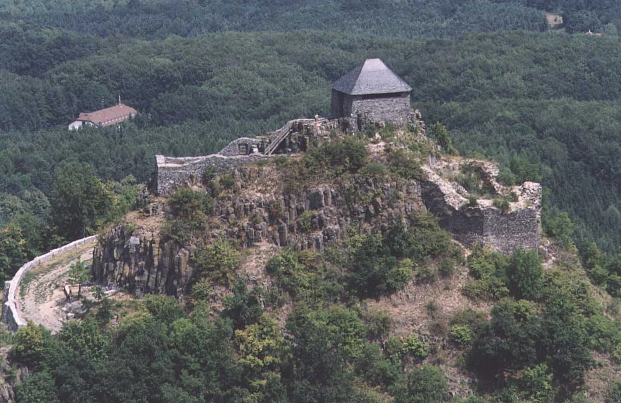 Salgó Castle