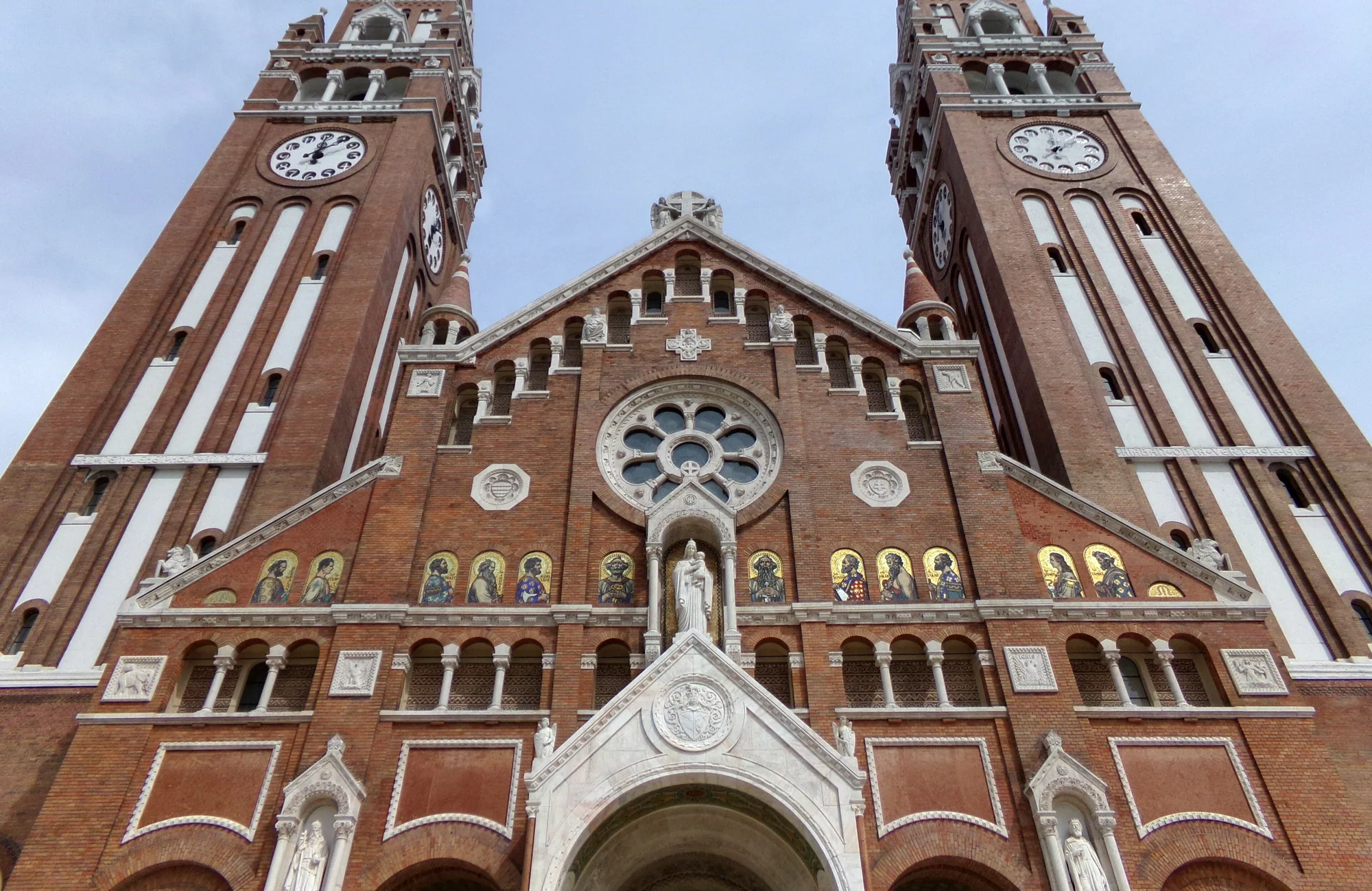 Szeged Votive Church and Dóm Square