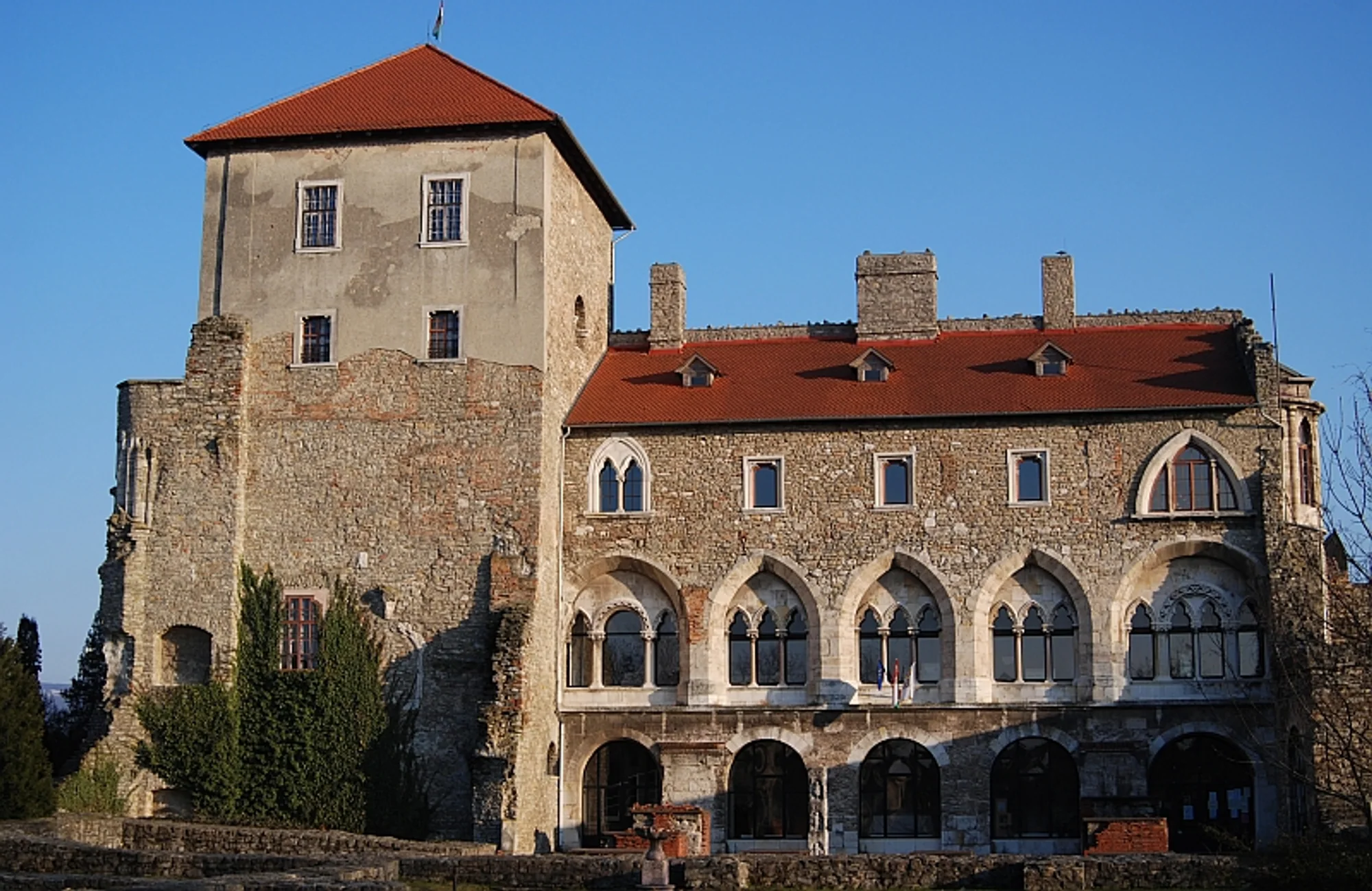 Tata Castle and Old Lake