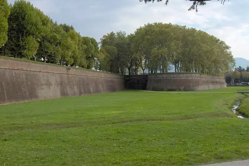 Lucca City Walls