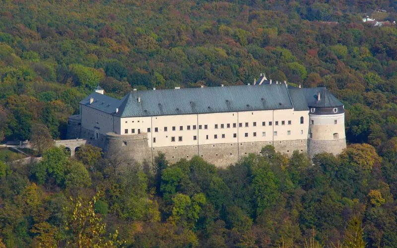Červený Kameň Castle